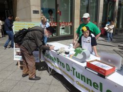 120623-eag-infostand-04.jpg